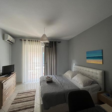 Emi Sol Apartment Вльора Екстер'єр фото