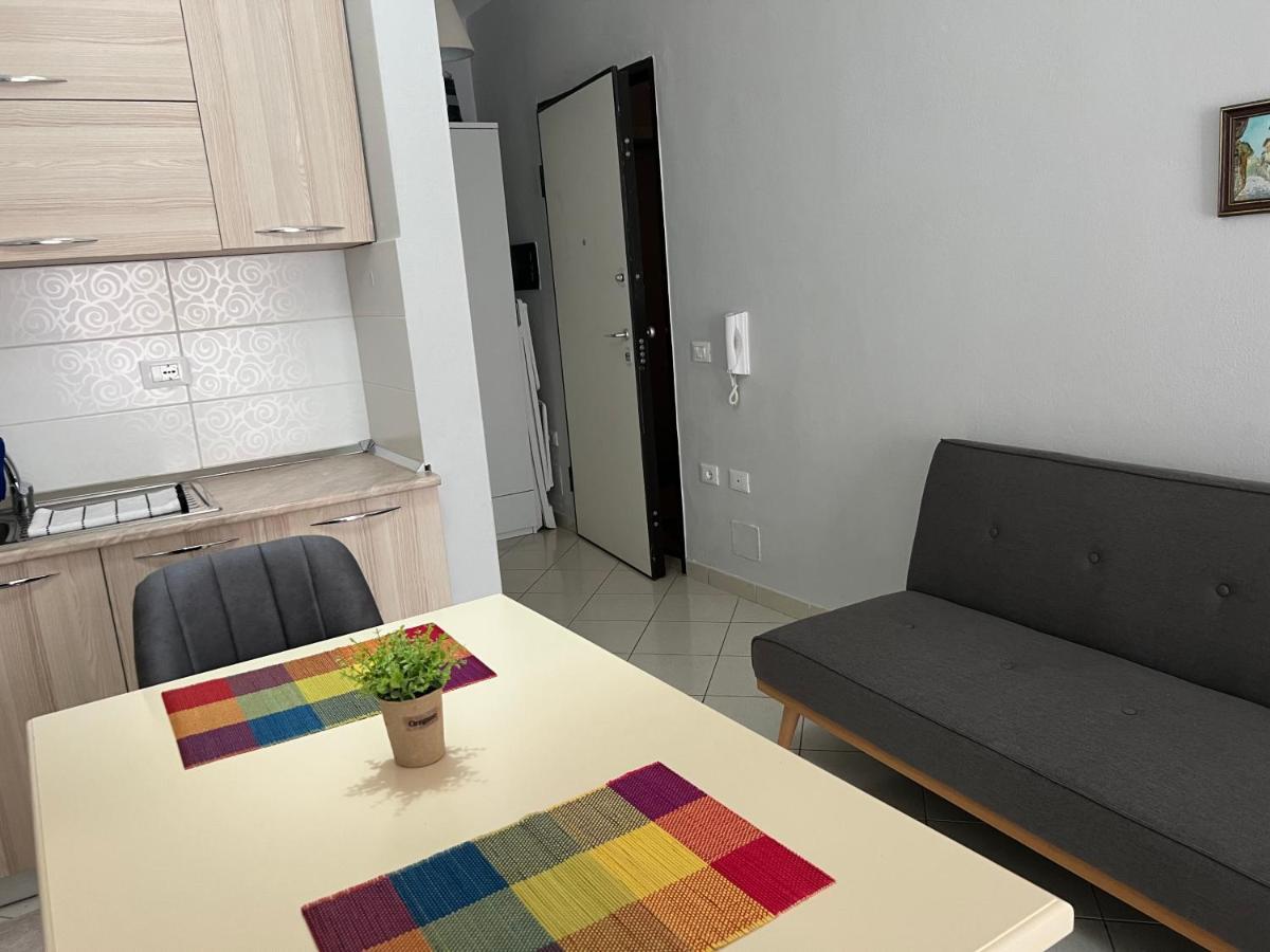 Emi Sol Apartment Вльора Екстер'єр фото